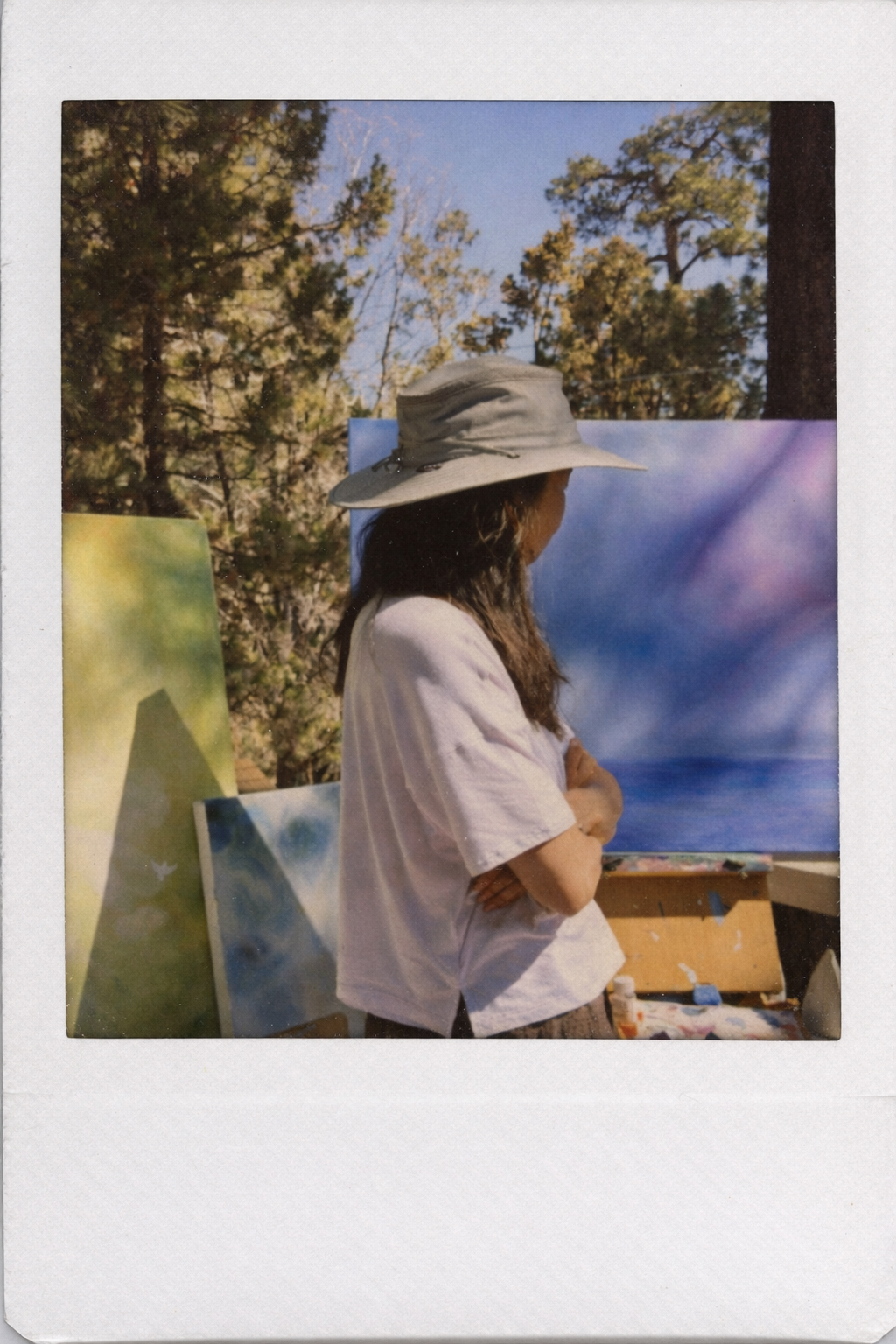 Stephanie Kim painting outdoors